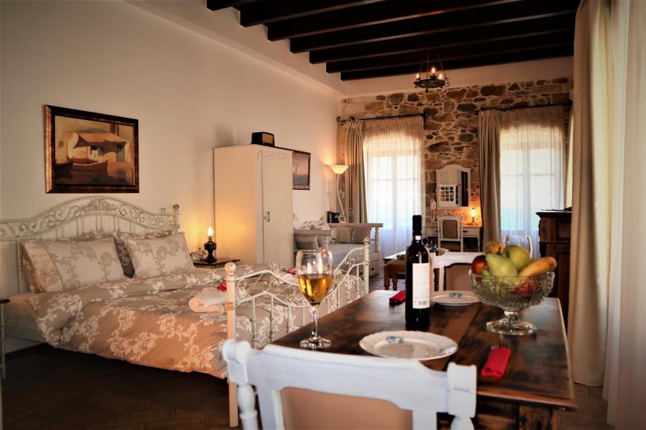 Saint George Valsamitis Superior Apartment Katapola Exterior photo