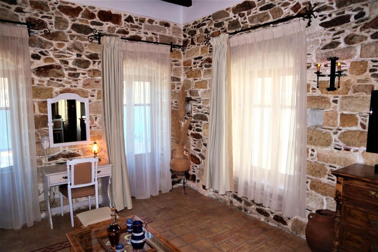 Saint George Valsamitis Superior Apartment Katapola Exterior photo