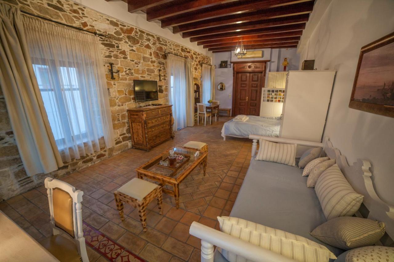 Saint George Valsamitis Superior Apartment Katapola Exterior photo