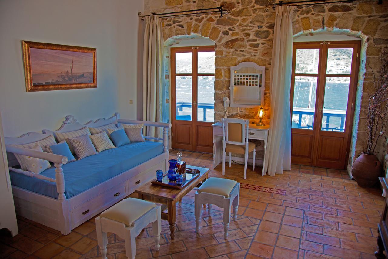 Saint George Valsamitis Superior Apartment Katapola Exterior photo