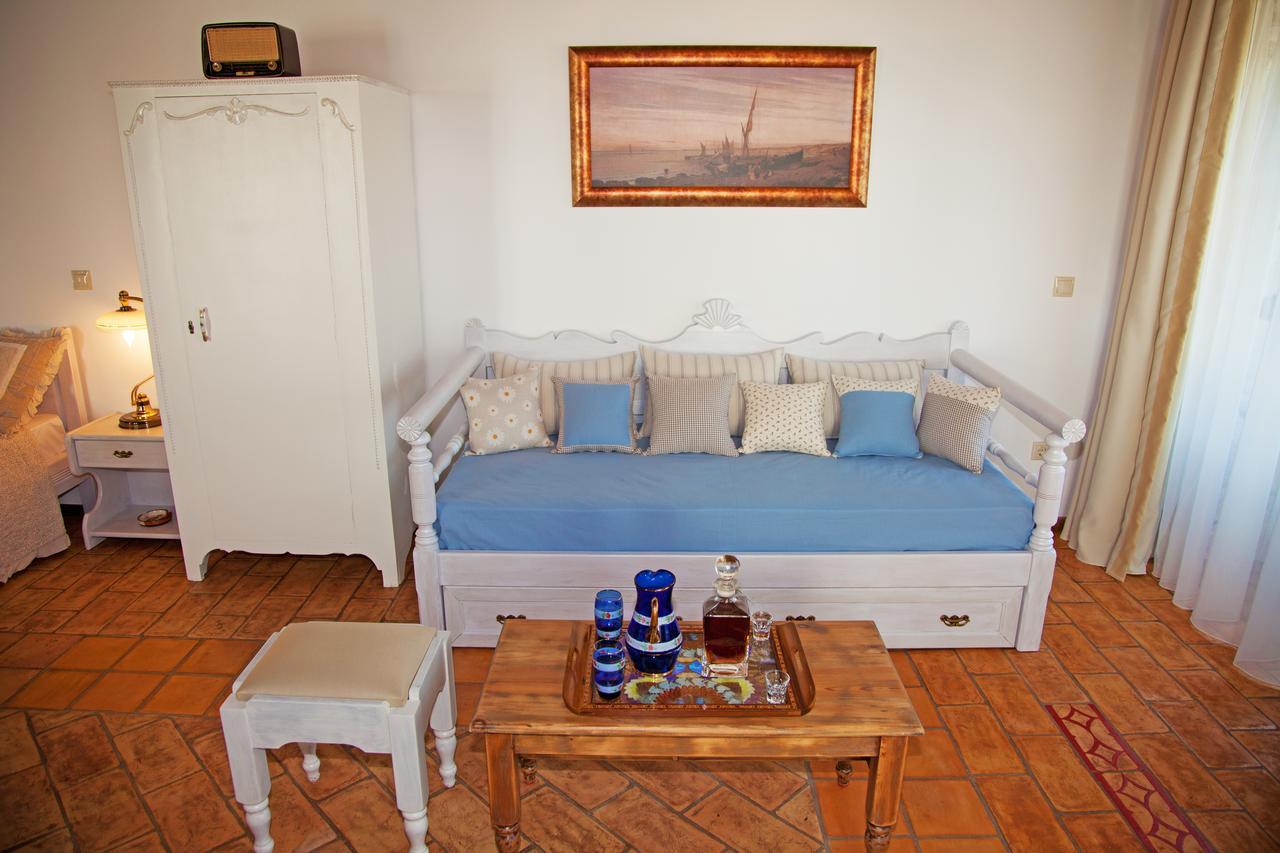 Saint George Valsamitis Superior Apartment Katapola Exterior photo
