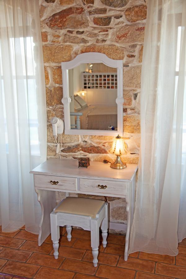 Saint George Valsamitis Superior Apartment Katapola Exterior photo